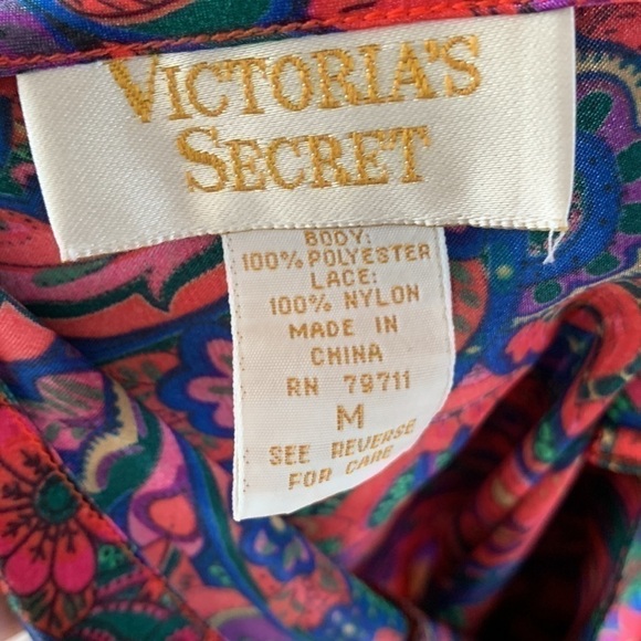 VICTORIA’S Secret Gold Tag size medium - Picture 6 of 6